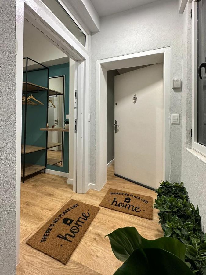 Studio In Tirana Bagian luar foto